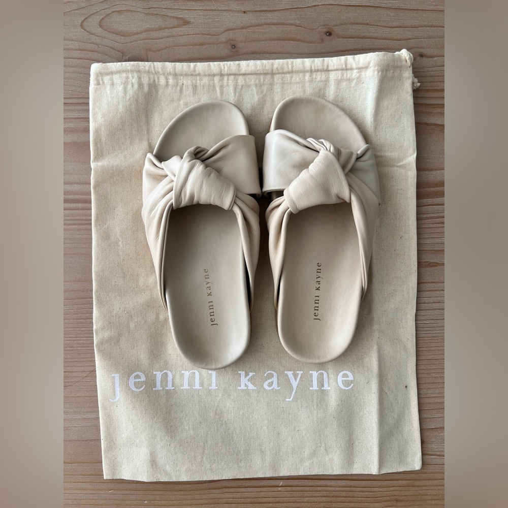 Jenni Kayne Knot Sandal in size 36/ sand color